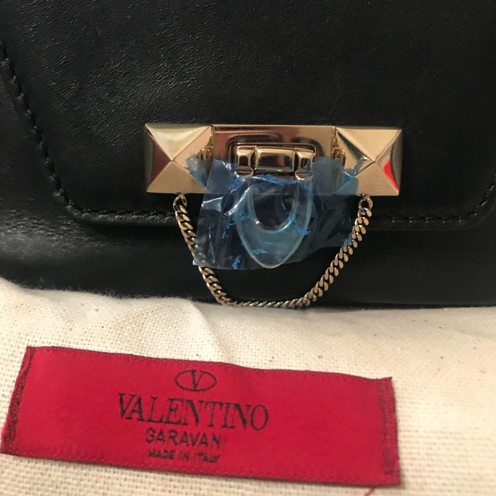 Beautiful Valentino crossbody bag.  Comes with dust bag tags inside